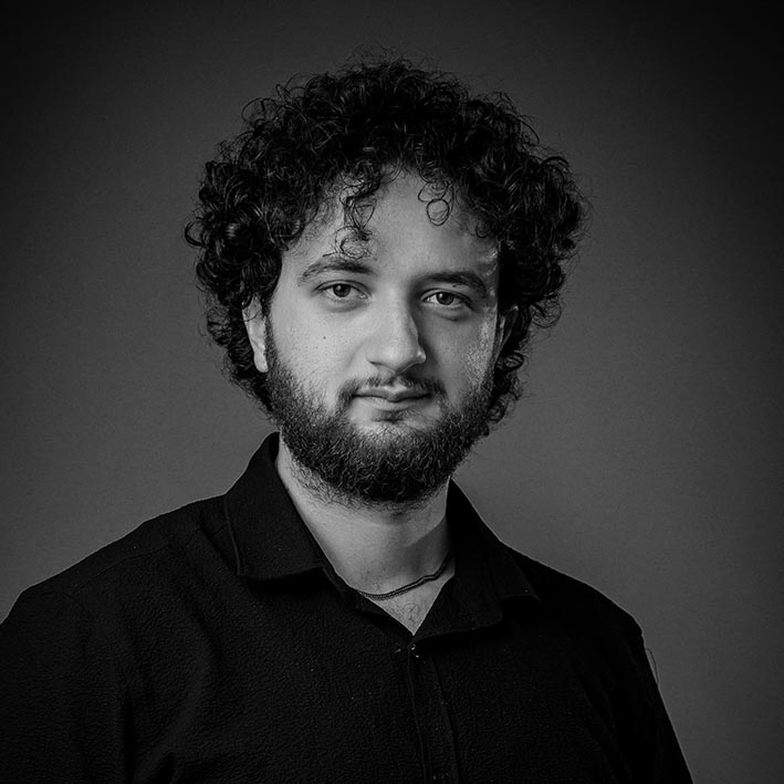 Luxury wedding photographer, high-end wedding venue, elegant wedding photography.